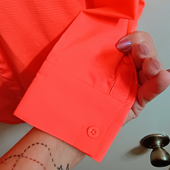 Heat Gear Women's Bright Salmon Color Button-Up Blouse - Picture 4 of 6